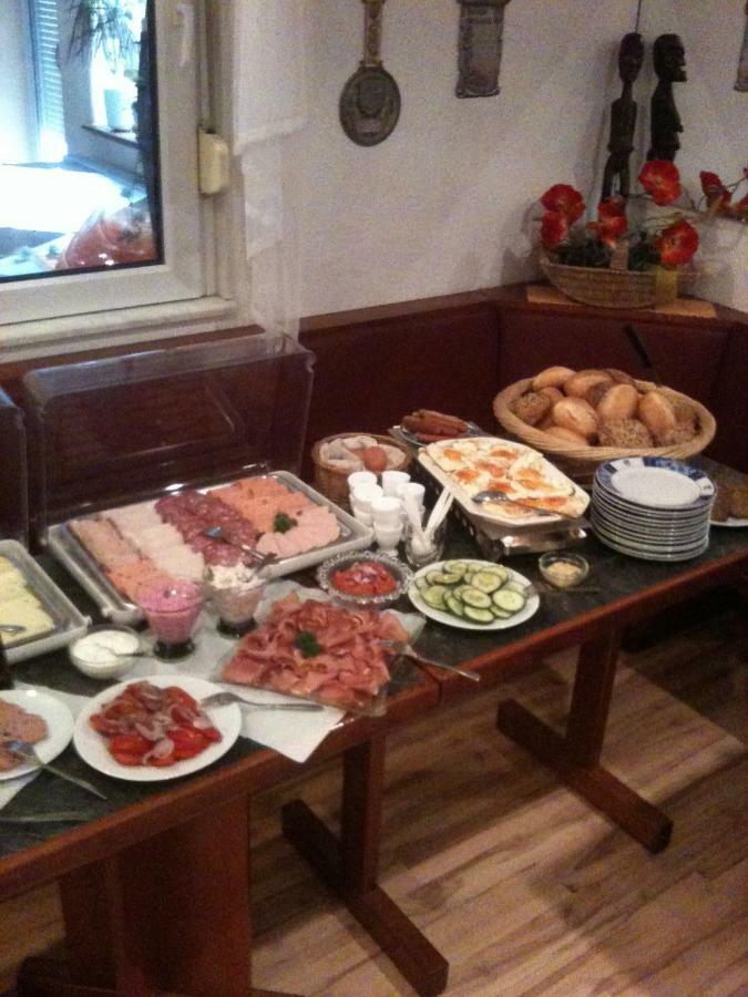 Pension Zum Lindeneck 륍츠 외부 사진